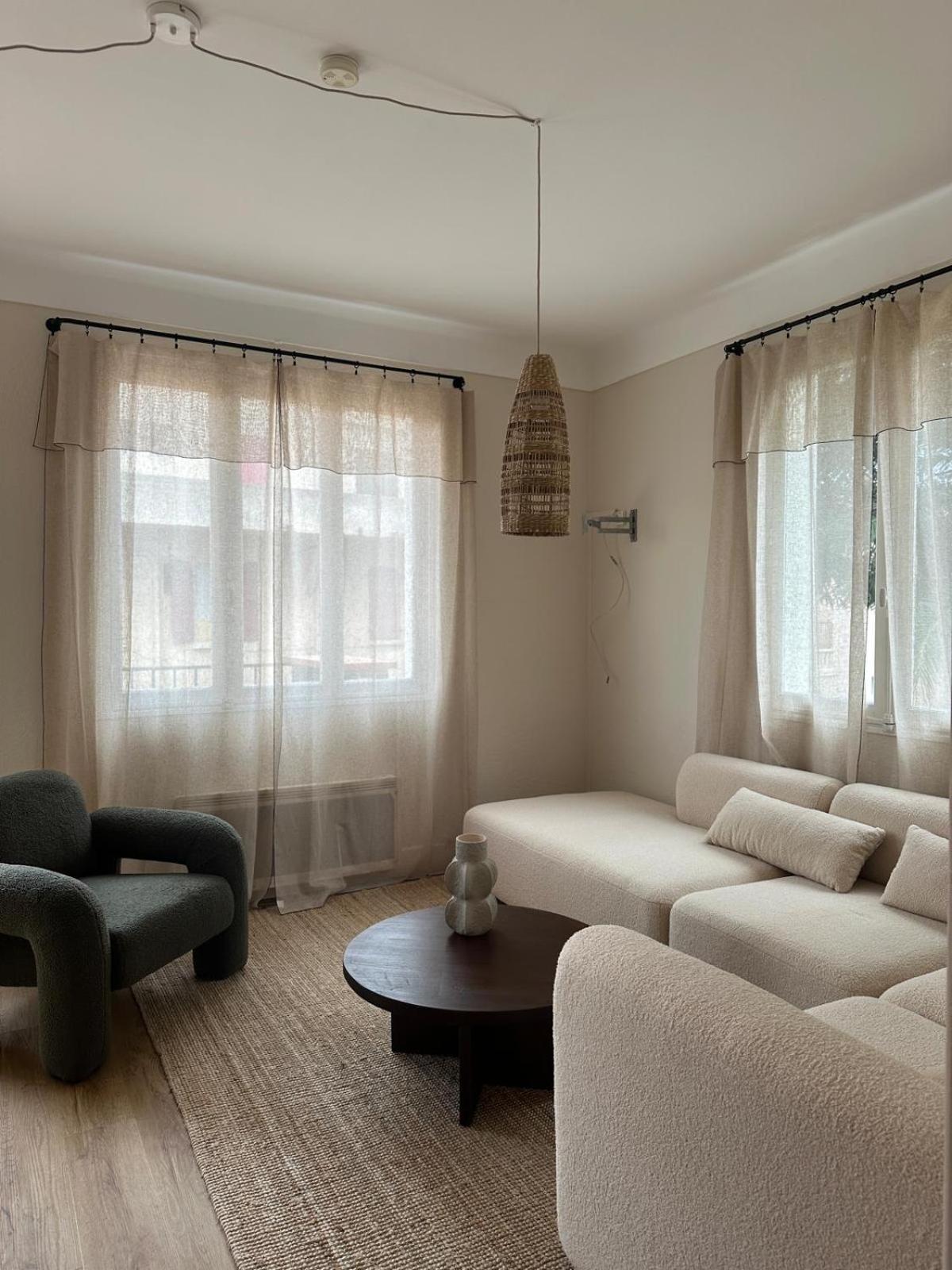 Unique! Au Centre Historique With 2 Bedrooms And Terrace *